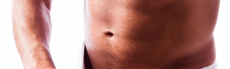 Мъж уголемява пениса си с помощта на вакуумна помпа